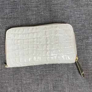 Brahmin wallet NWOT
